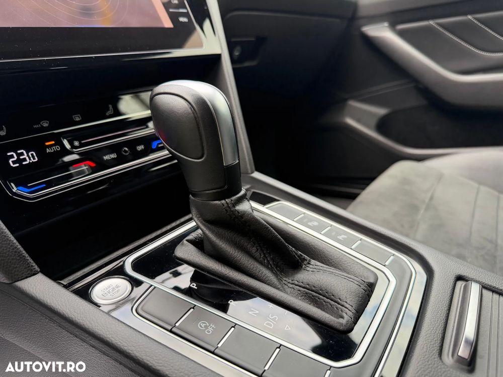 Volkswagen Passat 2.0 TDI SCR DSG Elegance - 12