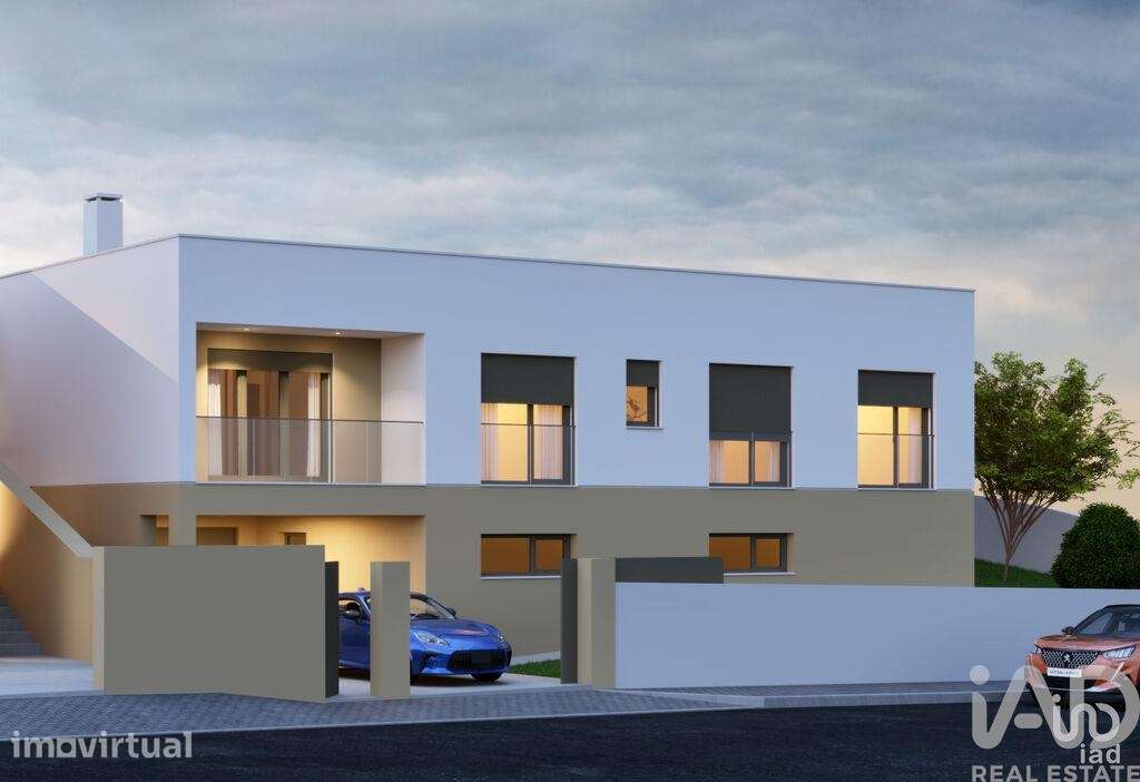 Casa T3 em Silveira de 289,00 m2