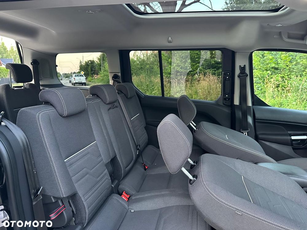 Ford Tourneo Connect Grand - 19