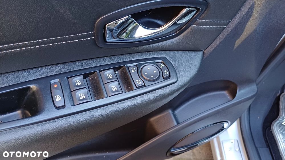 Renault Scenic 2.0 16V 140 CVT Bose Edition - 11