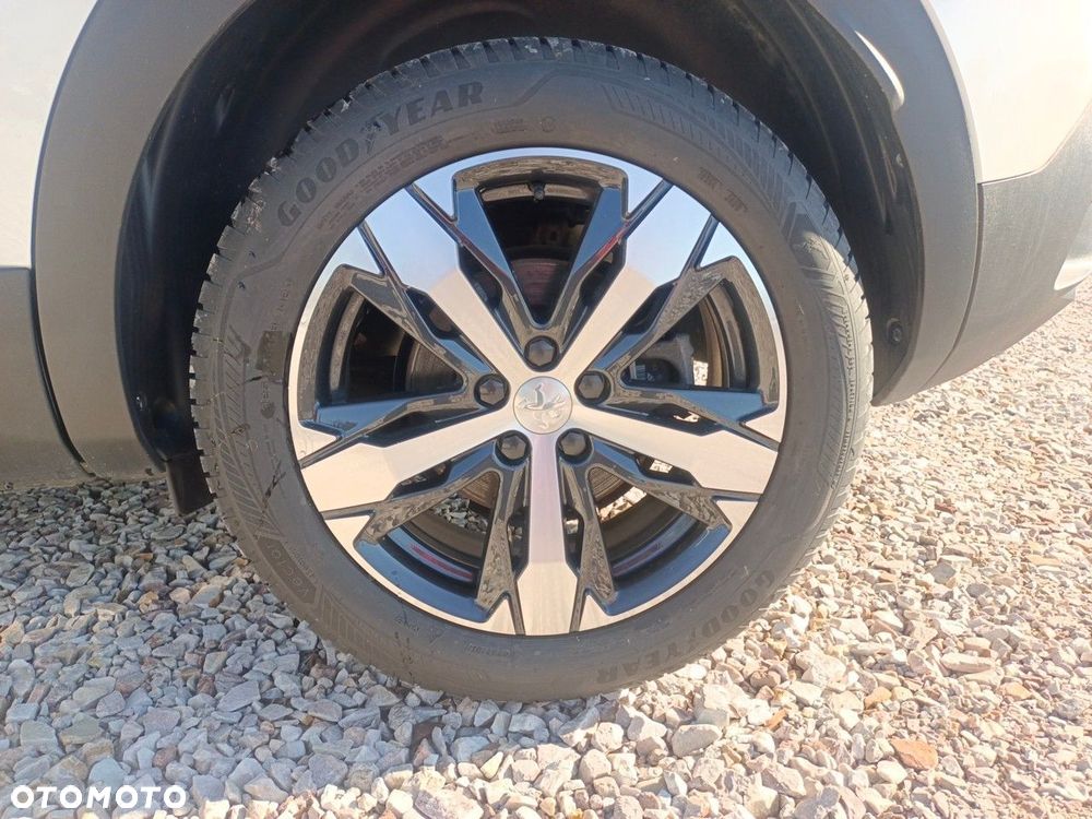 Peugeot 3008 1.2 PureTech Allure Pack S&S EAT8 - 11