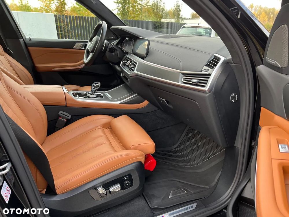 BMW X7 M50d sport - 24