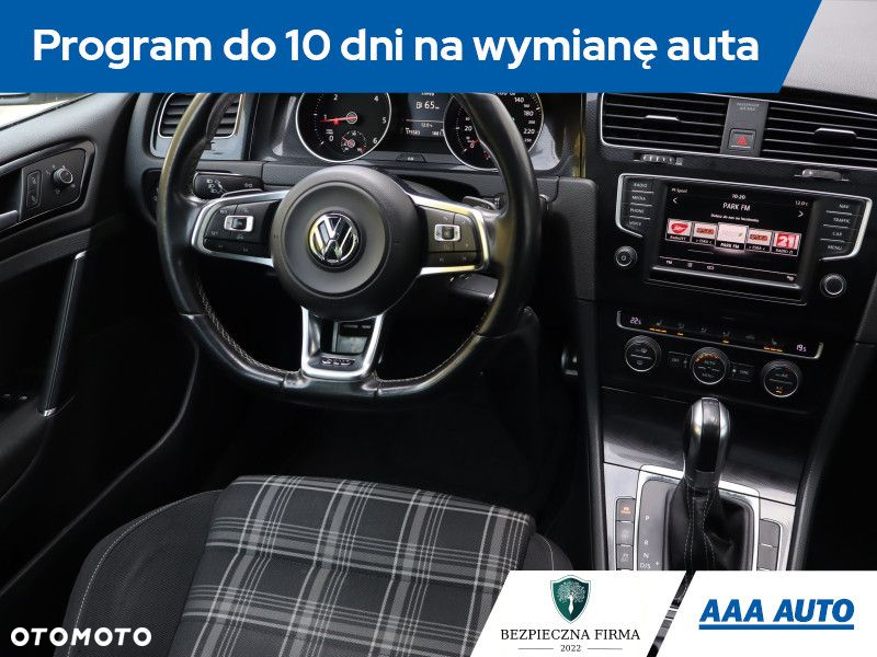 Volkswagen Golf - 8