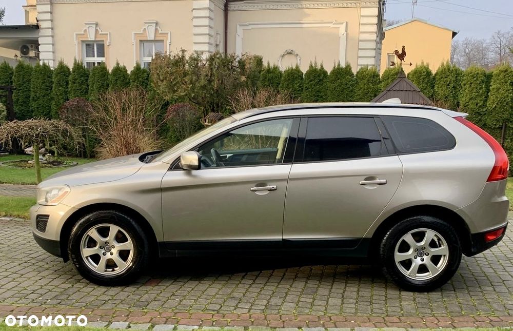 Volvo XC 60 2.4D AWD Momentum - 4