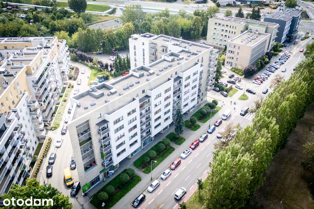 Przestronne Mieszkanie z Narożnym Balkonem