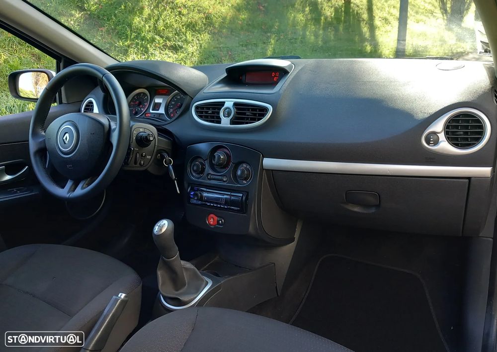 Renault Clio - 7