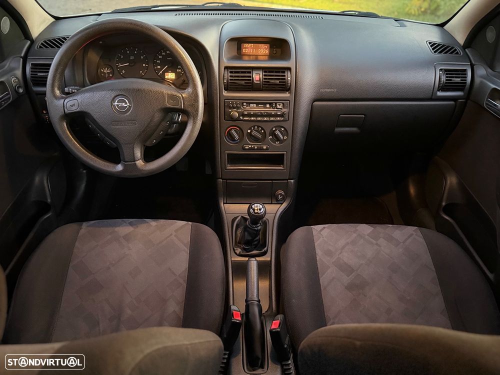 Opel Astra 1.2 Club - 16