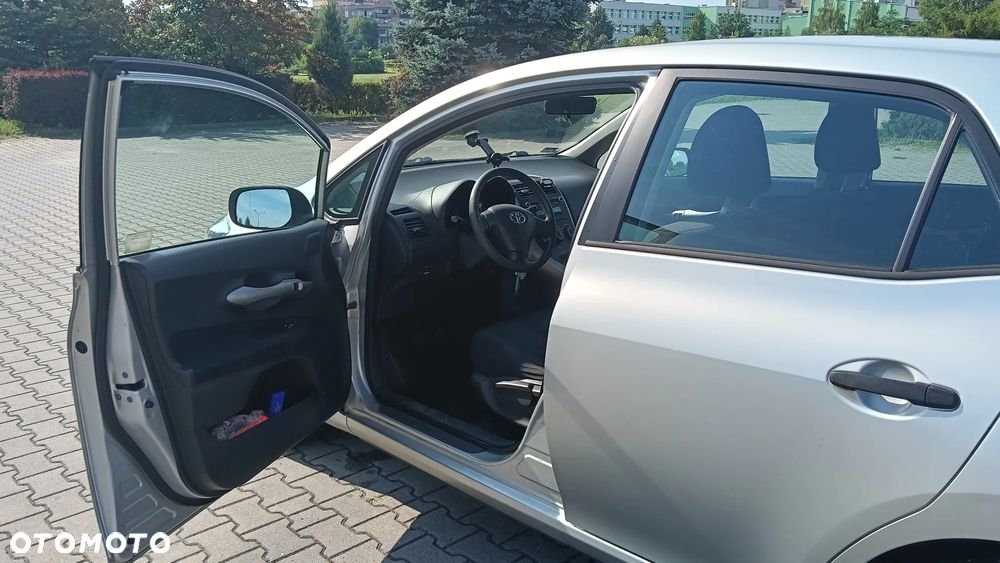 Toyota Auris - 8