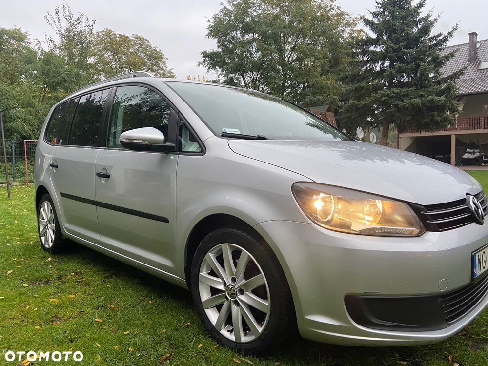 Volkswagen Touran - 10