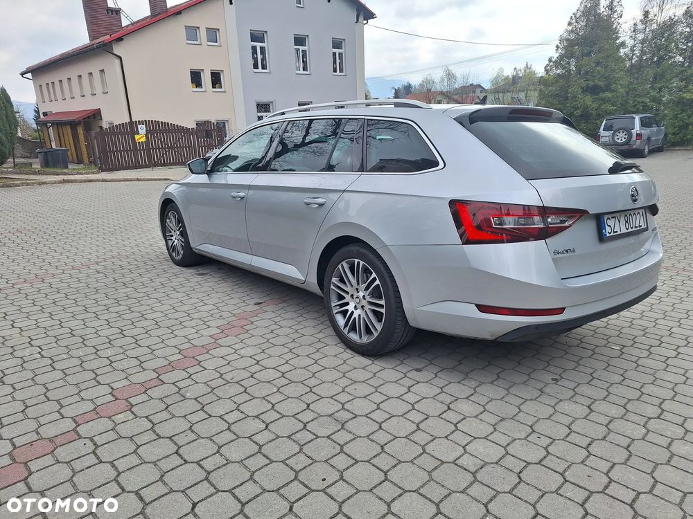 Skoda Superb 2.0 TDI DSG Ambition - 6