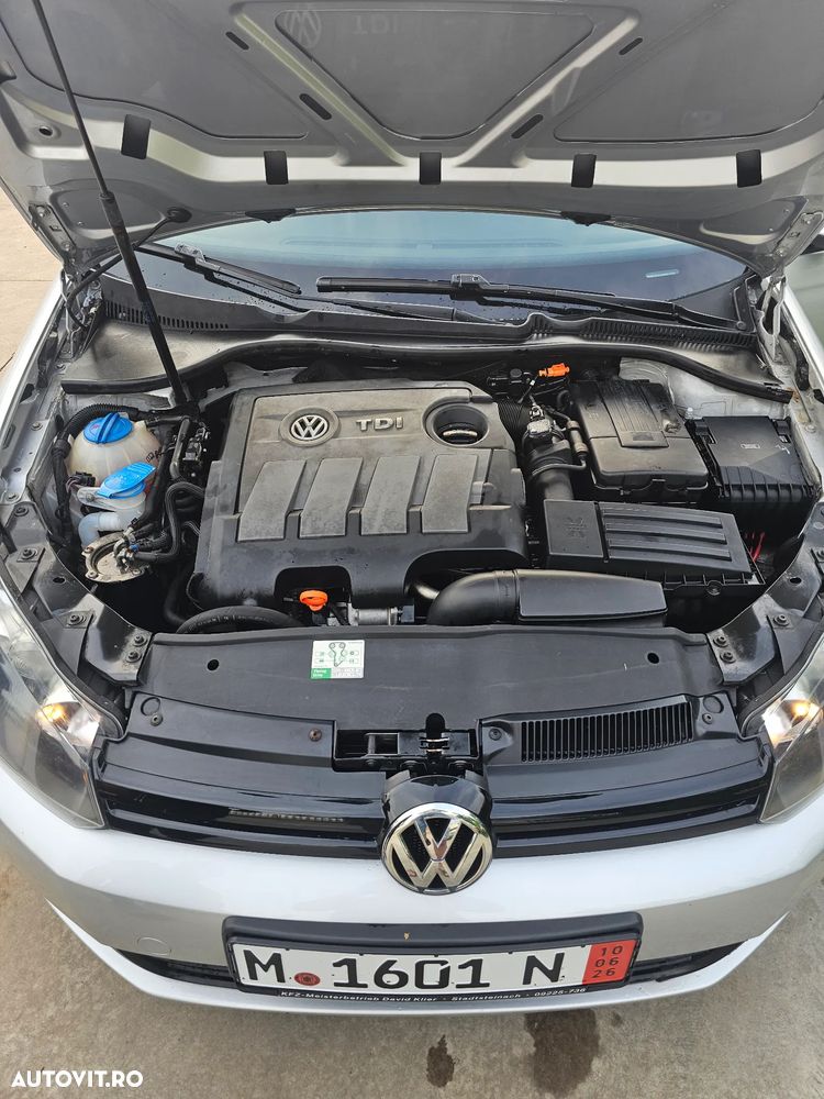 Volkswagen Golf 1.6 TDI DPF BlueMotion Technology Highline - 12