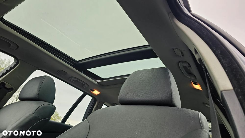 BMW Seria 5 525i - 11
