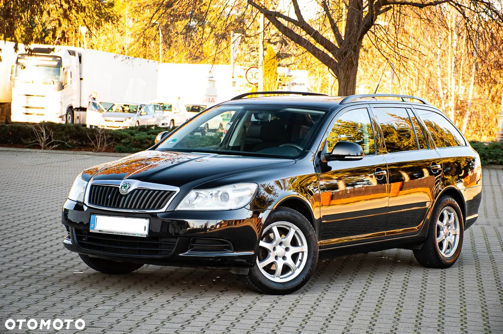 Skoda Octavia 1.6 Combi Tour - 8