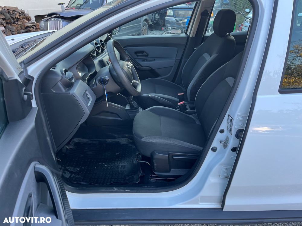 Dacia Duster 1.6 SCe Comfort - 10