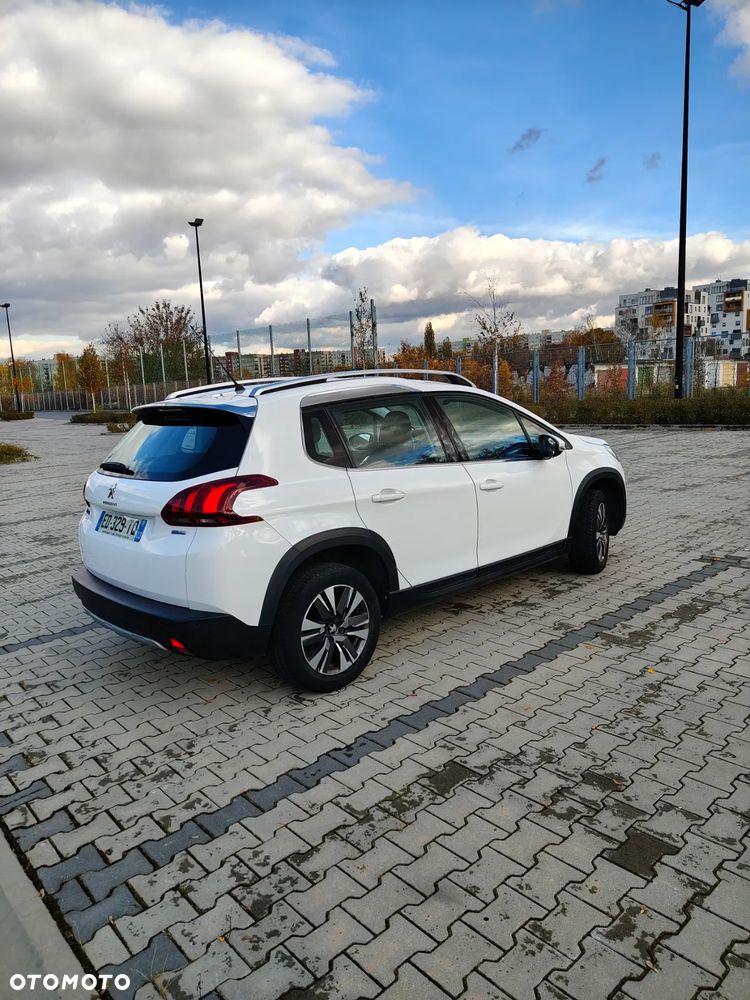 Peugeot 2008 1.2 Pure Tech Allure S&S - 15