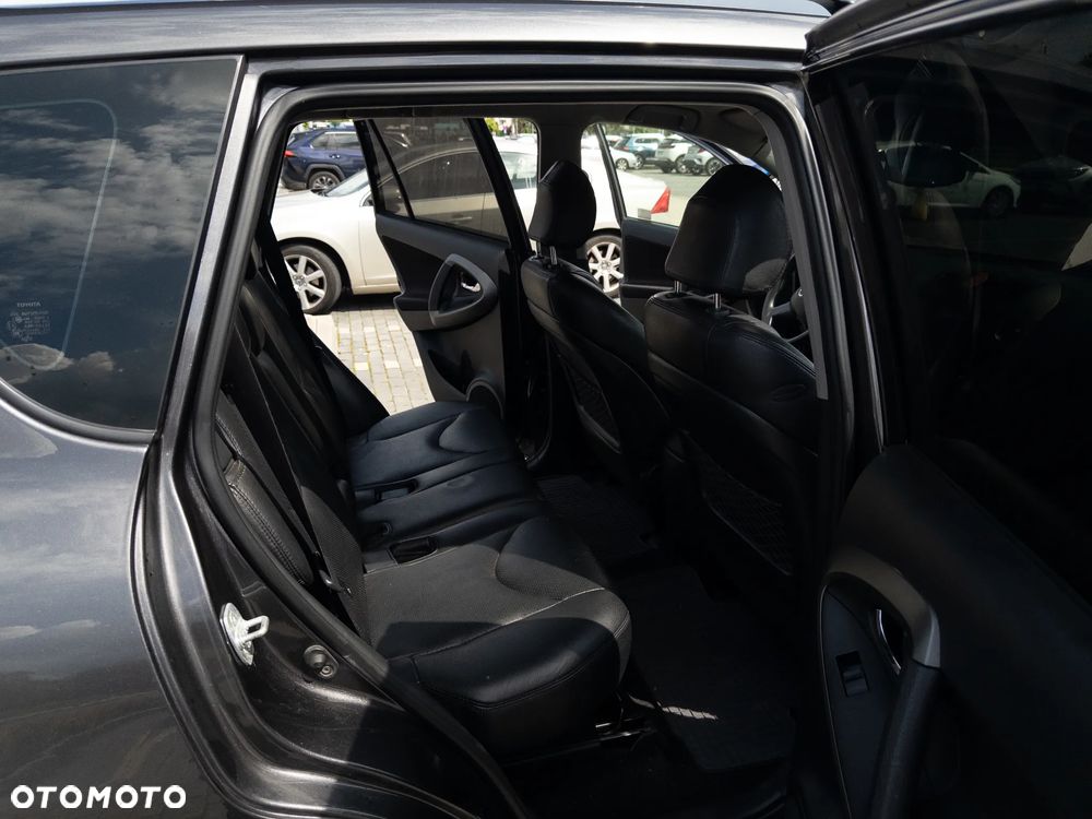 Toyota RAV4 - 13