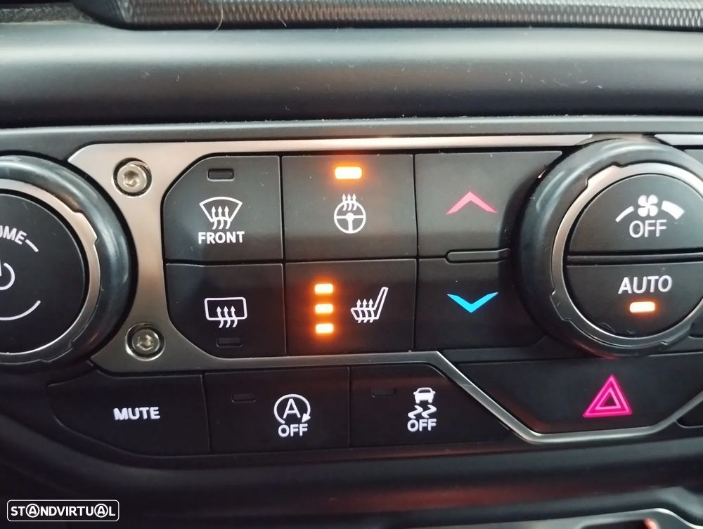 Jeep Wrangler Unlimited 2.2 CRD Sahara AT - 34