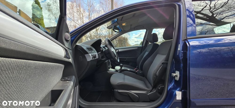 Opel Astra 1.8 Innovation - 34