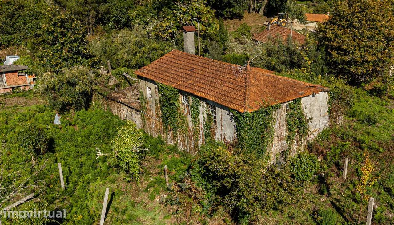 Moradia em Pedra para restauro com 2.814m2 de Terreno – Covas, V.N. Ce - Grande imagem: 3/31