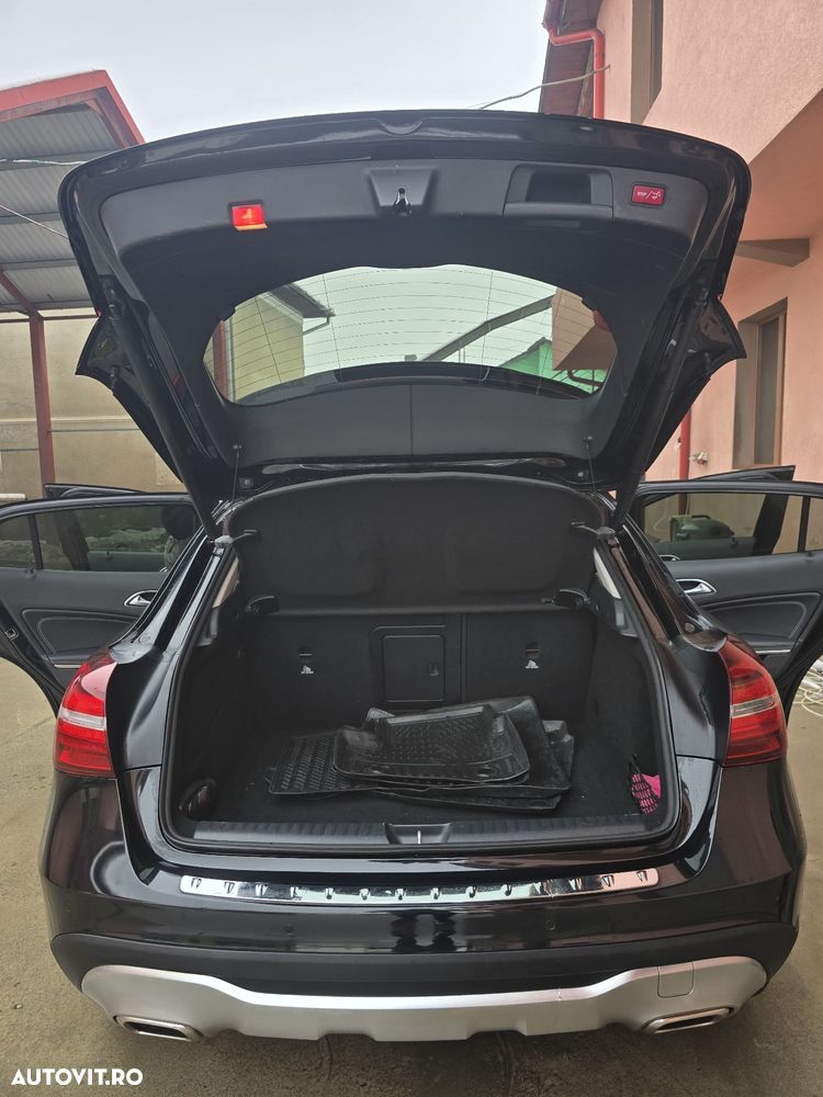 Mercedes-Benz GLA 220 d 4MATIC Aut. - 11