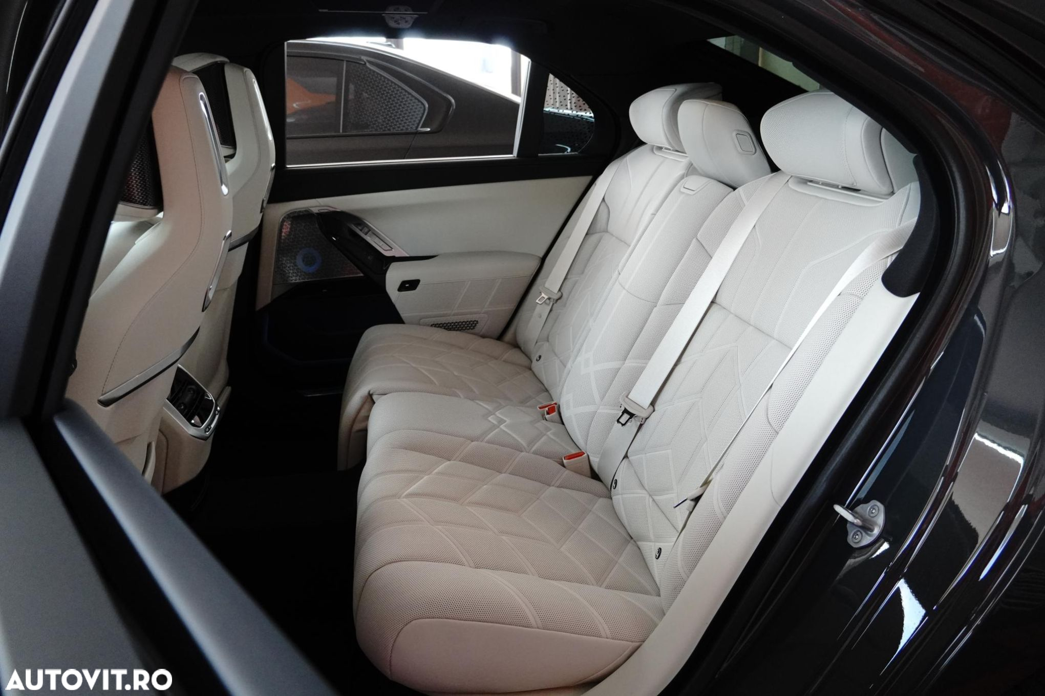 BMW Seria 7 - 34