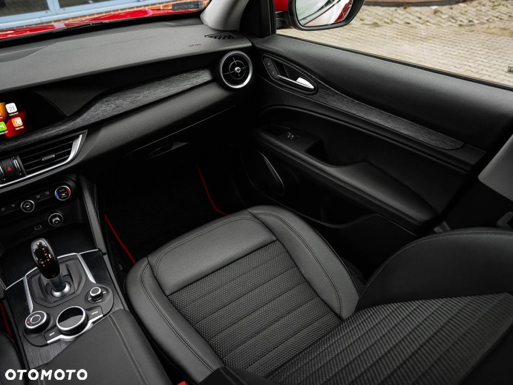Alfa Romeo Stelvio 2.0 Turbo Sprint Q4 - 25