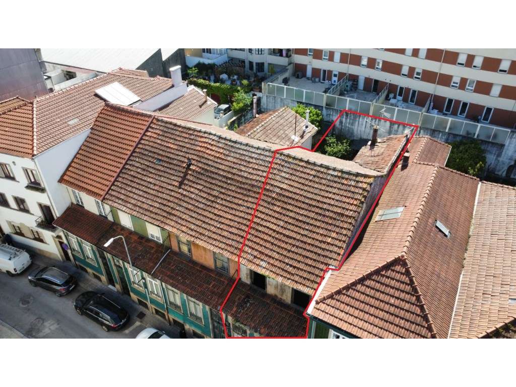 Moradia para remodelar - 3 pisos - jardim- centro do Porto - Grande imagem: 5/33
