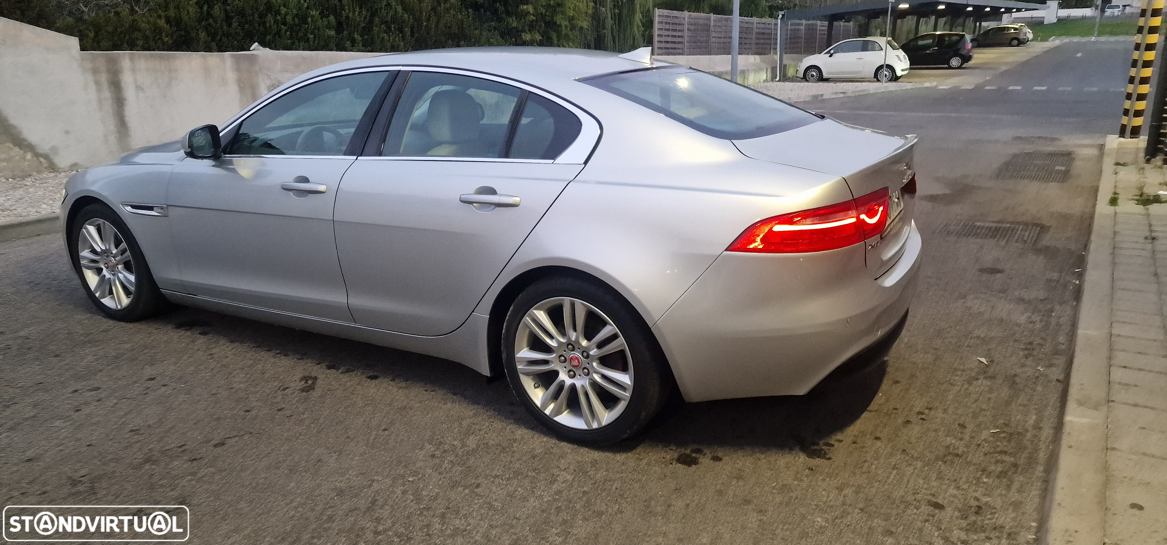 Jaguar XE 2.0 D Prestige Aut. - 6