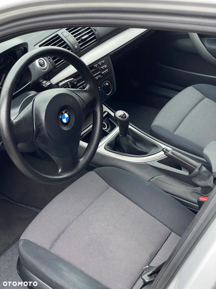BMW Seria 1 116i - 10