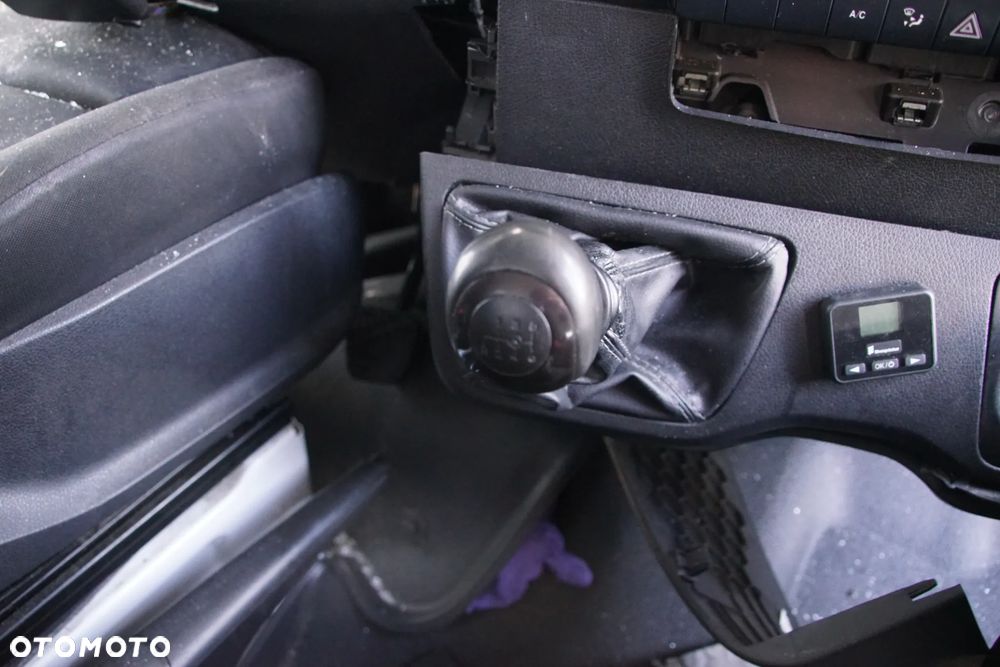 Auto na części - Mercedes Sprinter W907 314 CDI 2.1 CDI 143 KM 651958 711680 9147 2018R Silnik Skrzynia Drzwi Błotnik Szyba Lusterko Lampa Klamka Deska Kokpit Sterownik Moduł Czujnik Licznik Panel Kierownica - 13