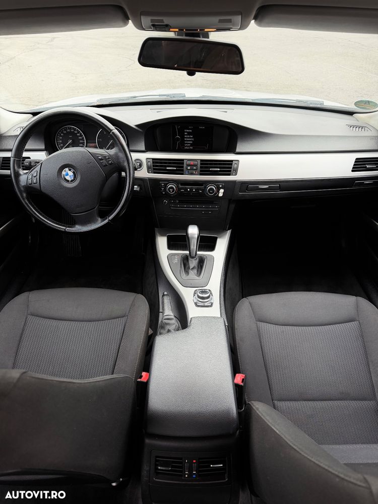 BMW Seria 3 320d DPF Touring Aut. Edition Fleet - 8