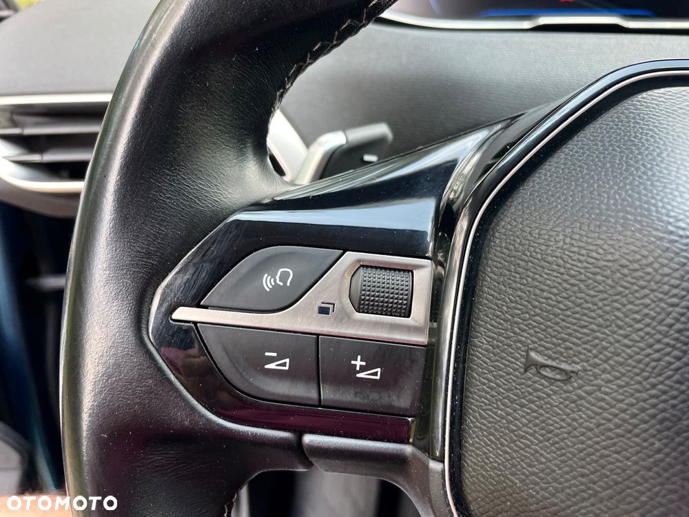 Peugeot 5008 THP 165 EAT6 Allure - 16