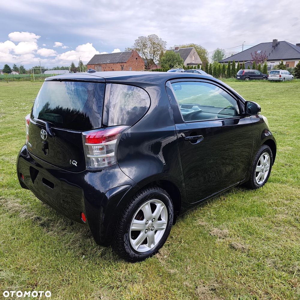 Toyota iQ 1.0 - 4
