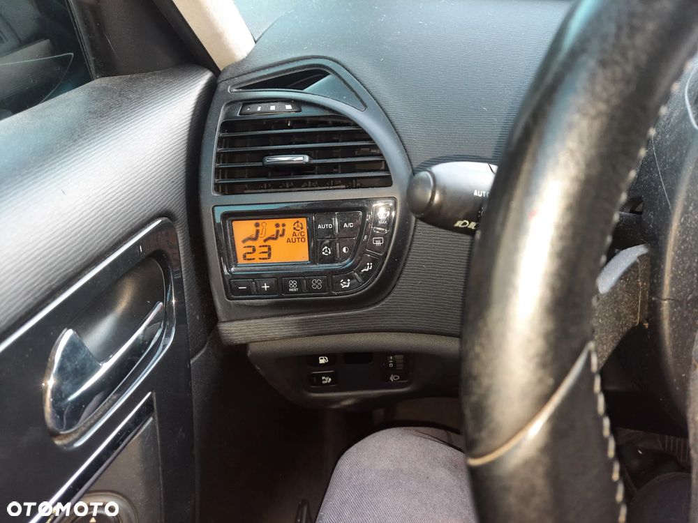 Citroën C4 Picasso 2.0 HDi Exclusive - 4