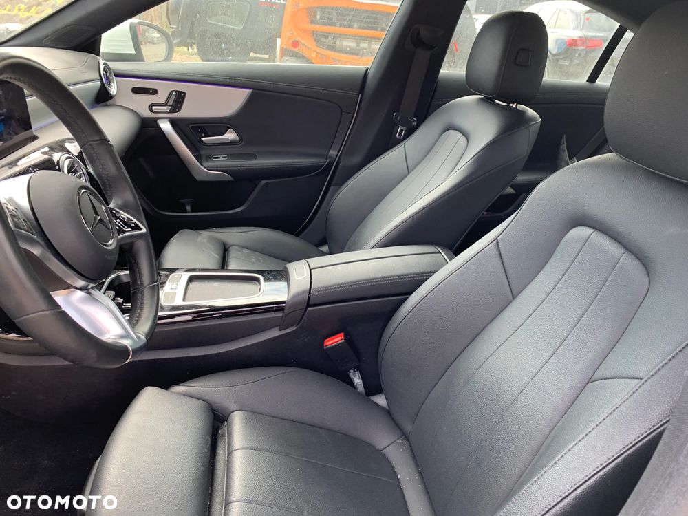 Mercedes-Benz CLA 250 4Matic 7G-DCT - 12