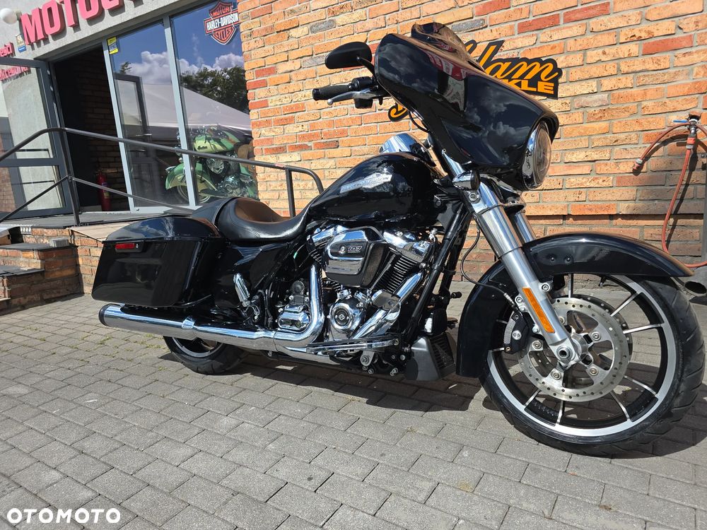 Harley-Davidson Touring Street Glide - 28