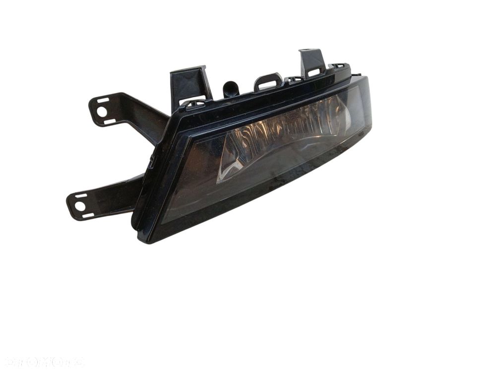 HALOGEN PRAWY SKODA RAPID LIFT (2017-2019) 1.6 TDI 115KM 5JA941700D - 1