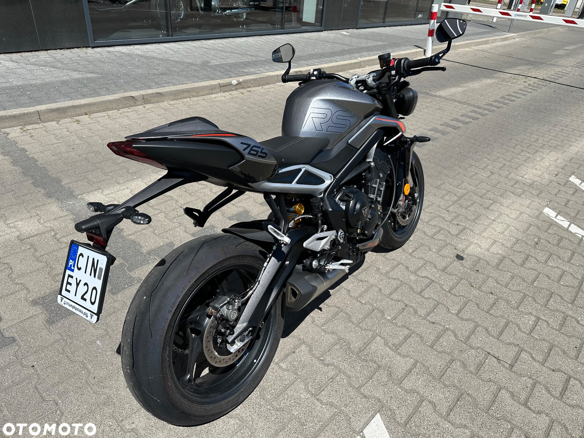Triumph Street Triple - 4