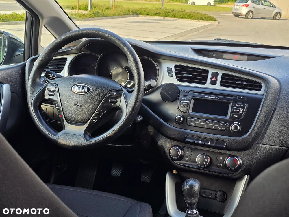 Kia Ceed - 9