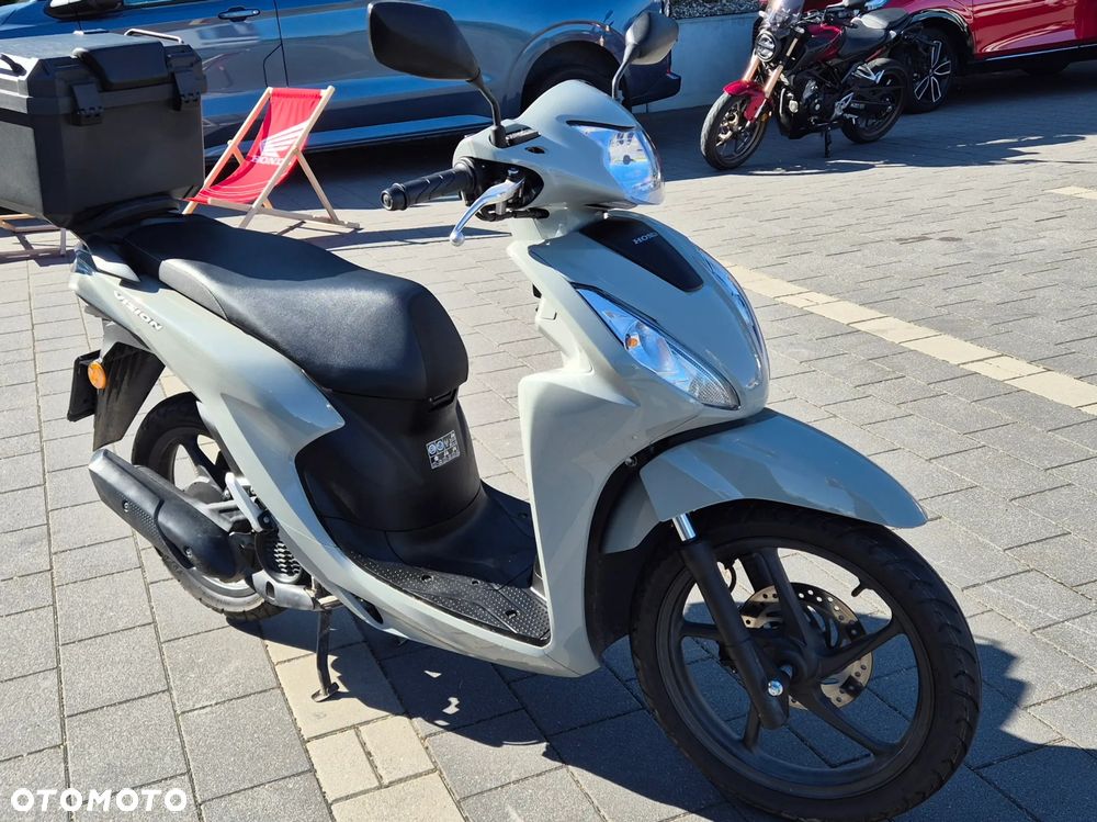 Honda Vision - 3
