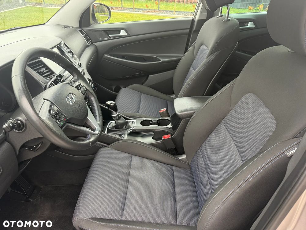 Hyundai Tucson blue 1.7 CRDi 2WD Style - 27