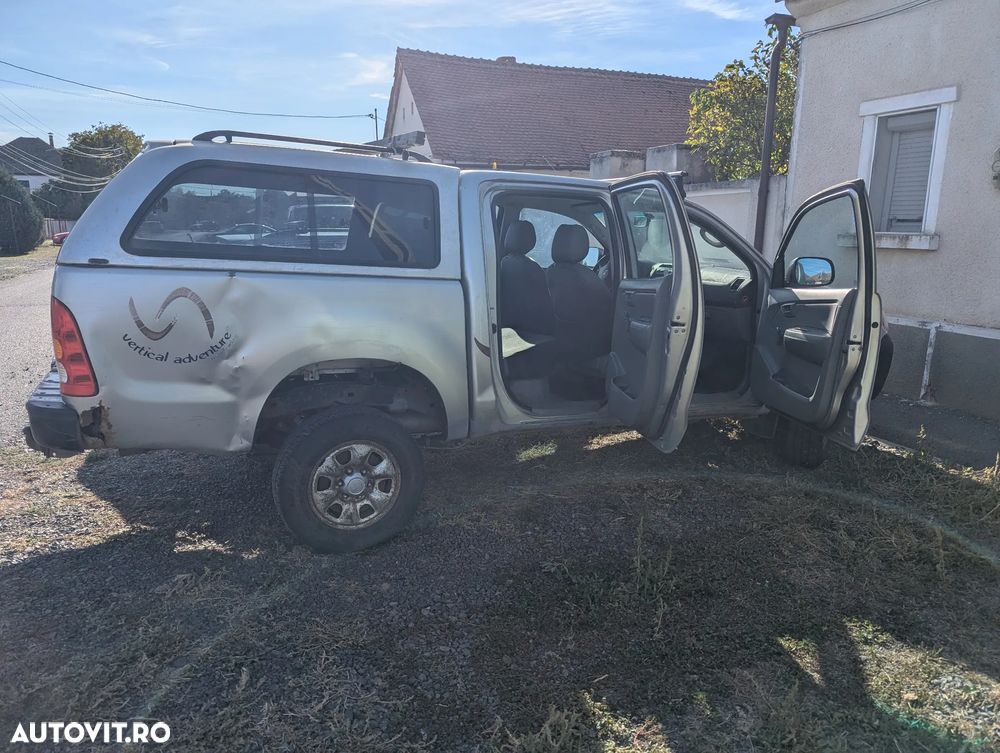 Toyota Hilux - 2