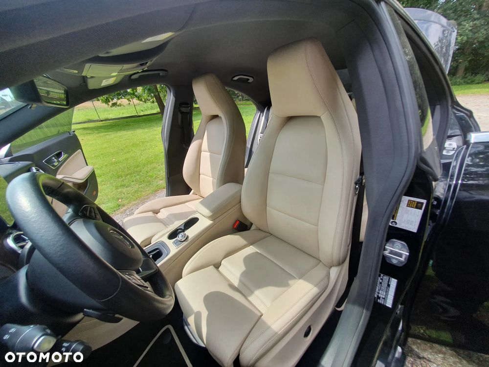Mercedes-Benz CLA 250 7G-DCT Urban - 31