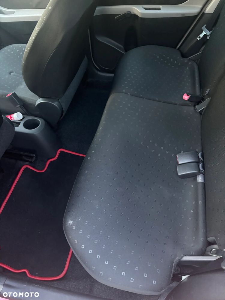 Toyota Yaris - 14