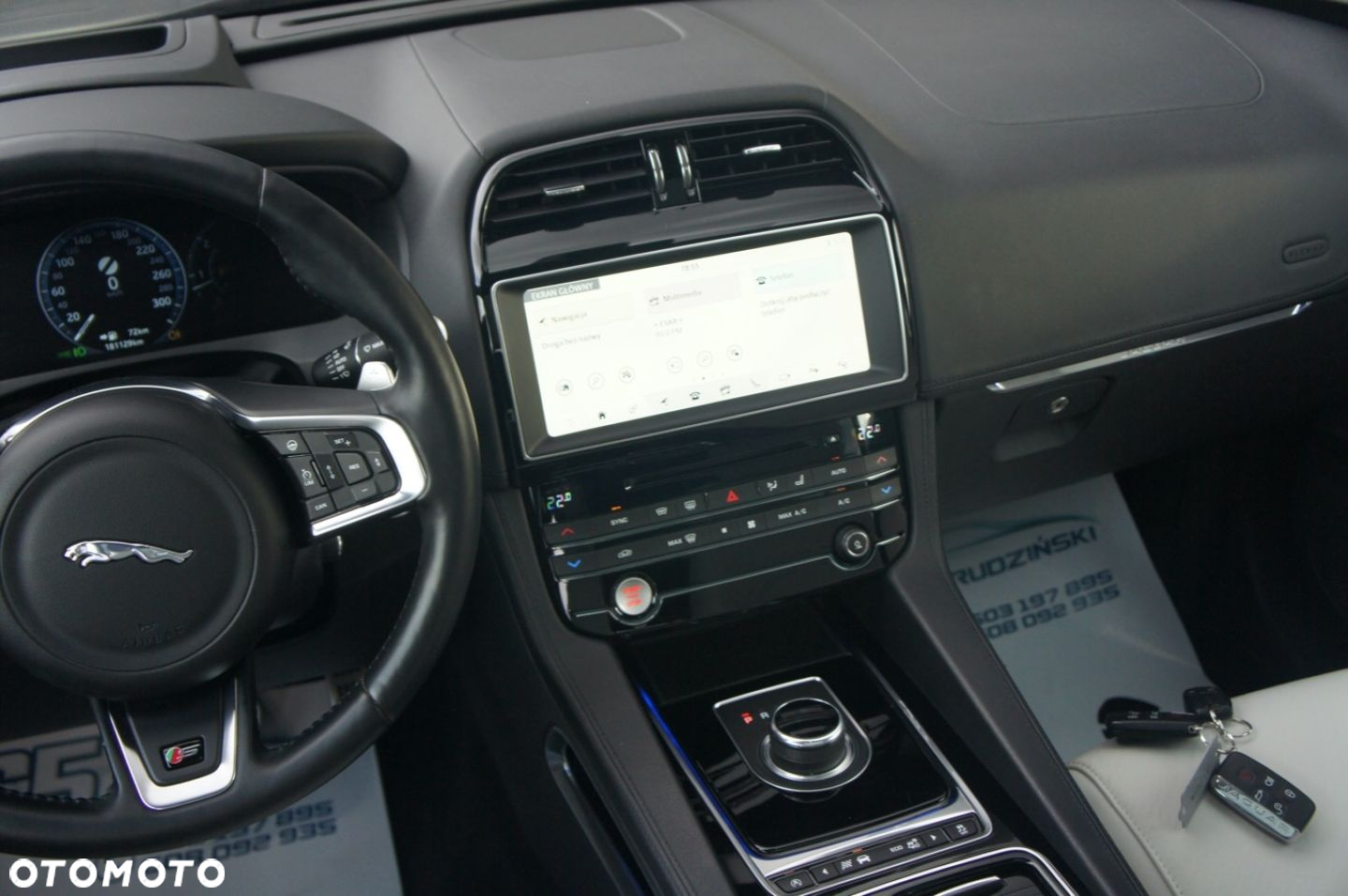 Jaguar F-Pace - 10
