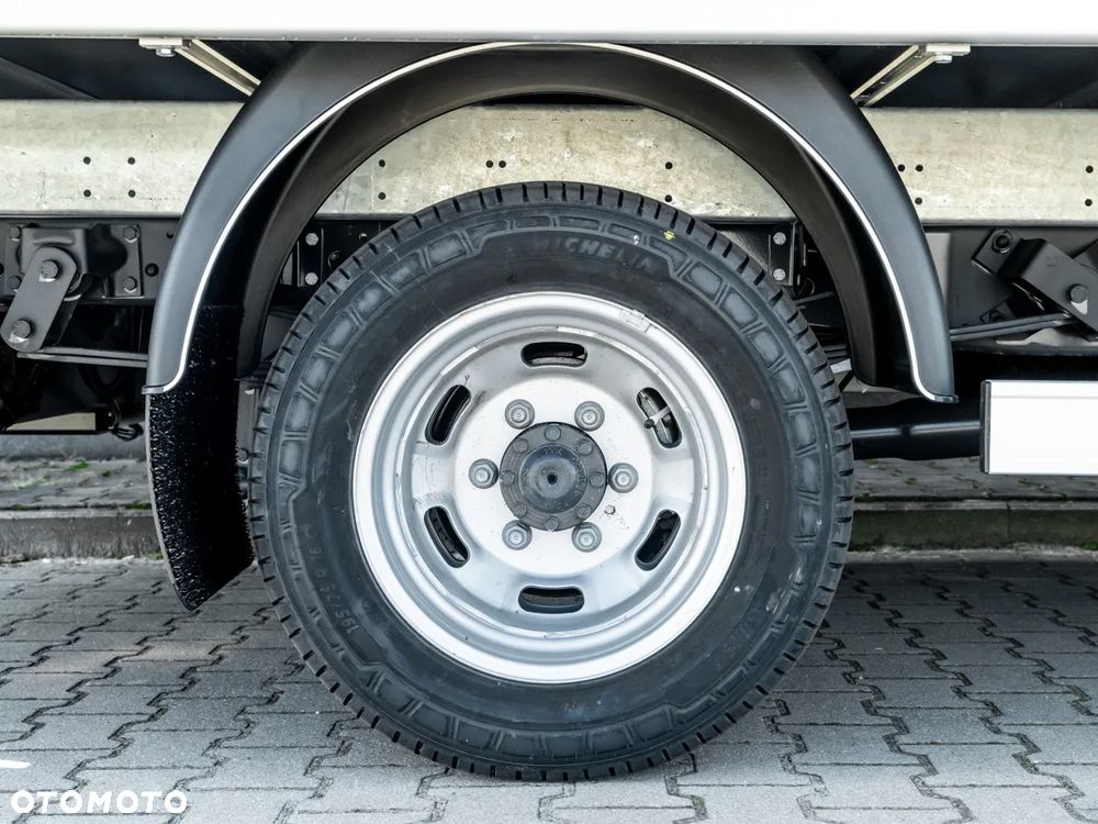 Iveco Daily 50C18HA8Z kontener z windą 1000 kg - 7
