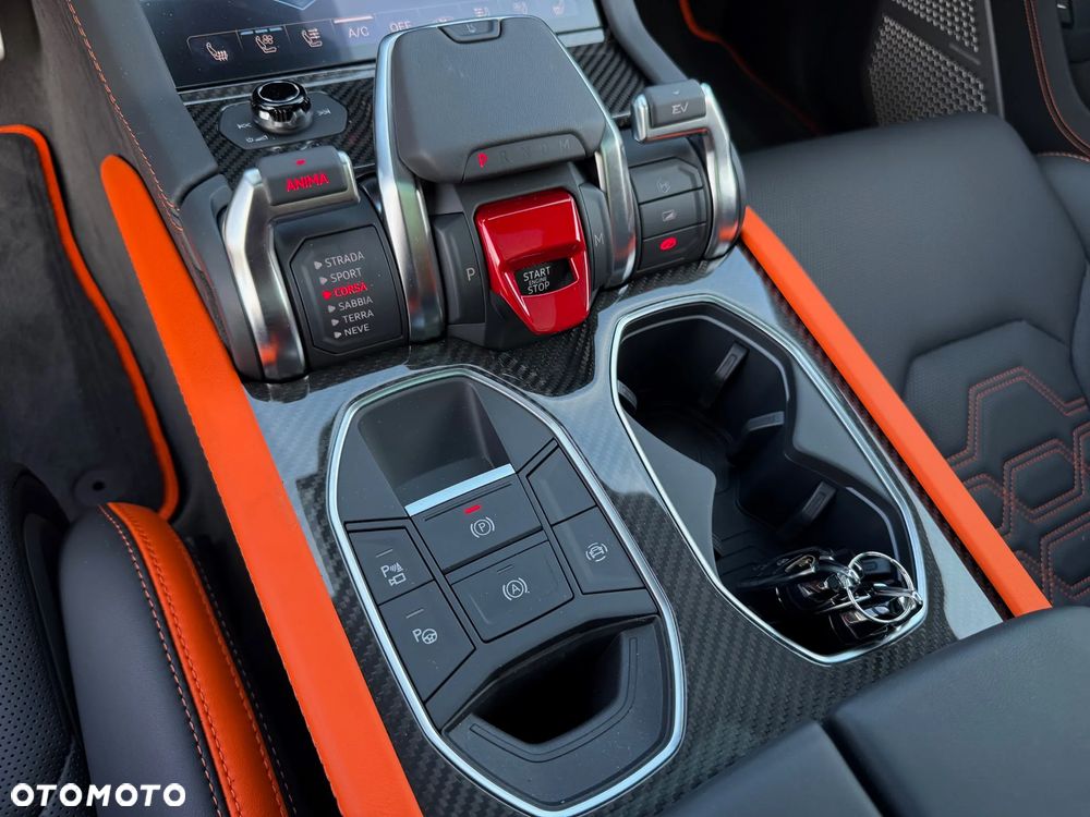 Lamborghini Urus - 21