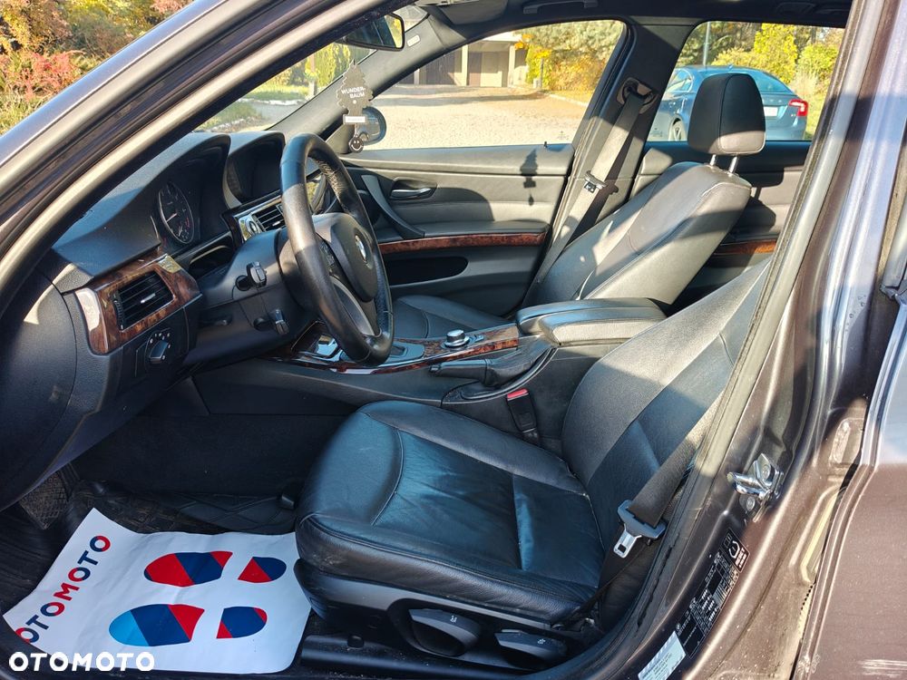 BMW Seria 3 320i - 7