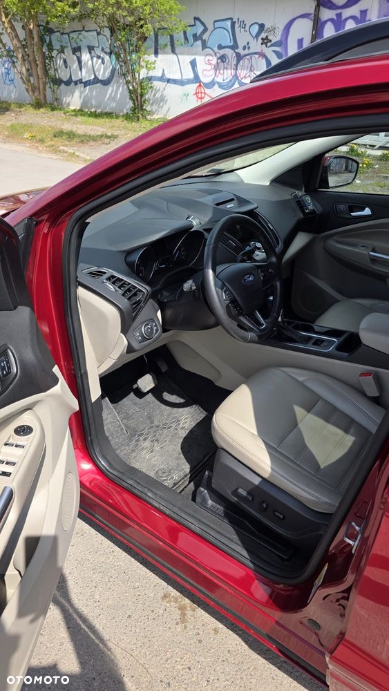 Ford Escape 2.0 EcoBoost AWD Titanium - 4