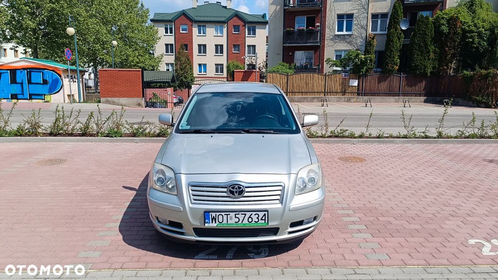 Toyota Avensis 1.8 VVT-i - 2
